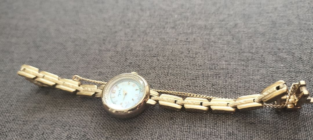 アガットイエローゴールドソーラーパワーウォッチ