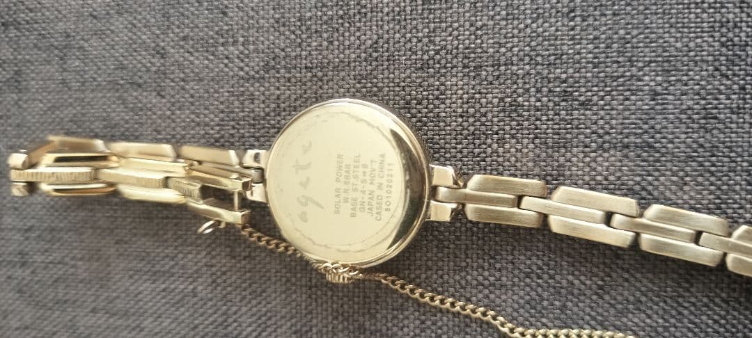 アガットイエローゴールドソーラーパワーウォッチ