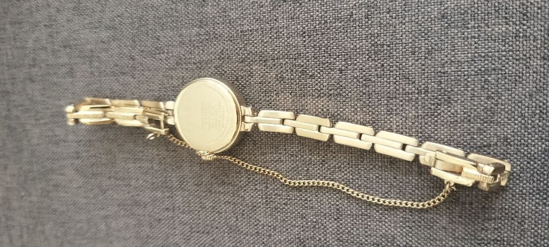 アガットイエローゴールドソーラーパワーウォッチ