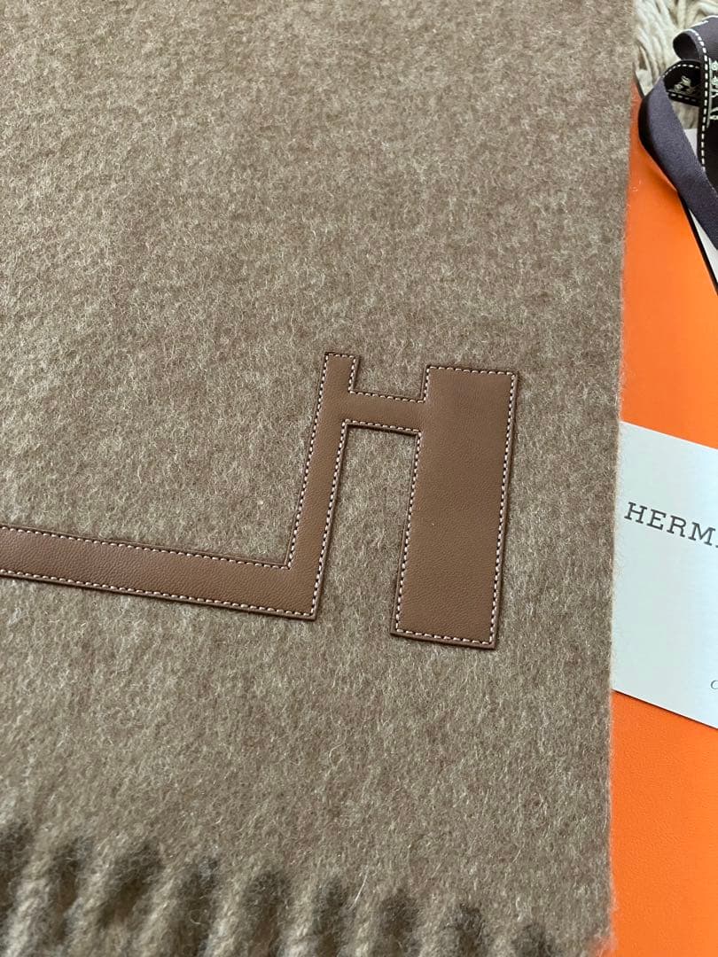 HERMES エルメス マフラー キヴィアック シープスキンパッチ　新品