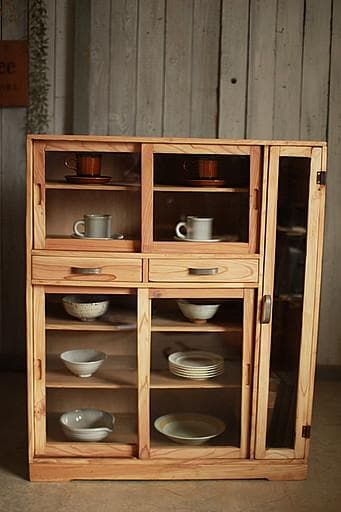 古い木枠のガラス戸棚　小引き出し2杯　食器棚　水屋　キャビネット　古家具　古民家