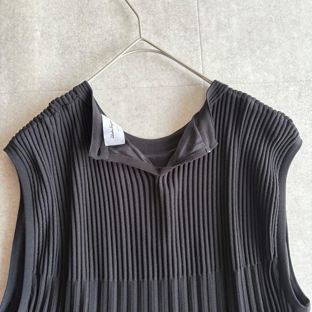 現行✨サルヴァトーレフェラガモ プリーツフレアラインワンピース ブラック XL