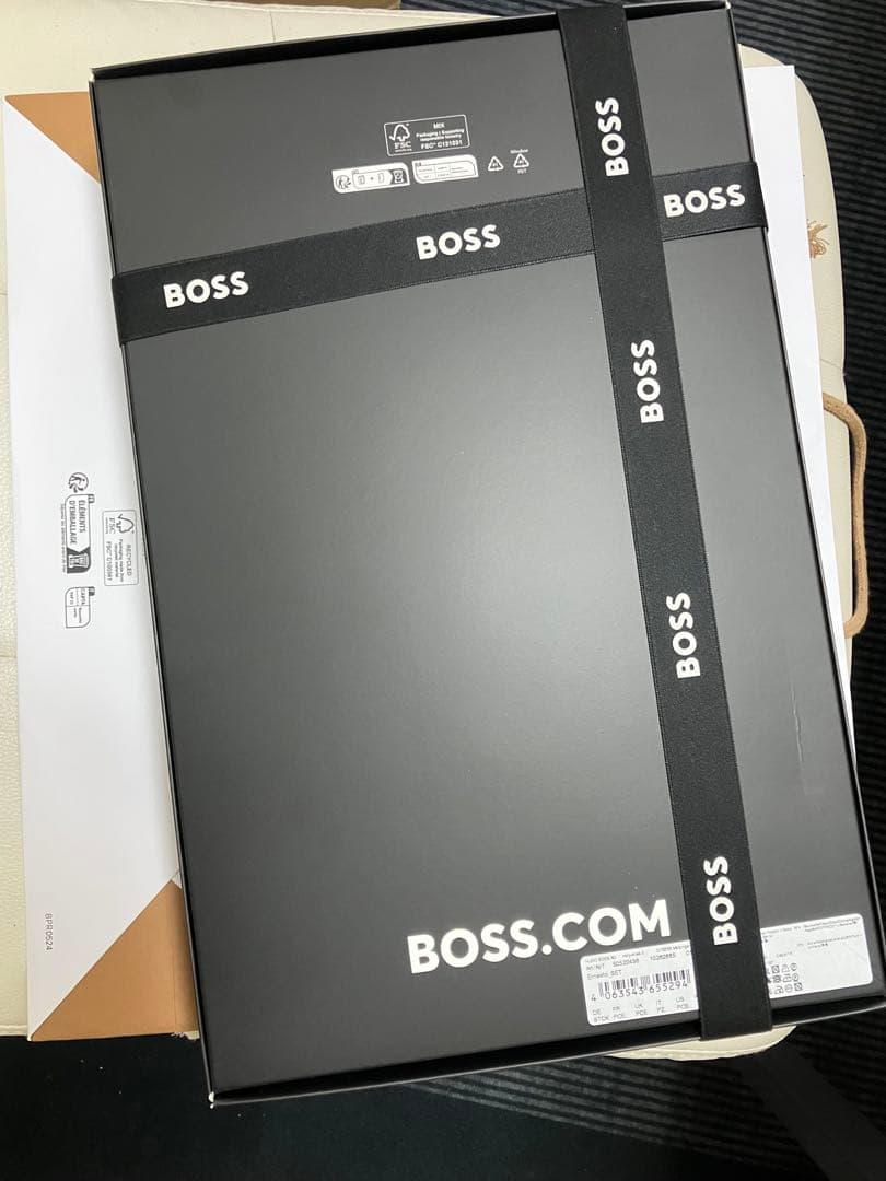 ヒューゴボスマフラー＆ニットキャップ