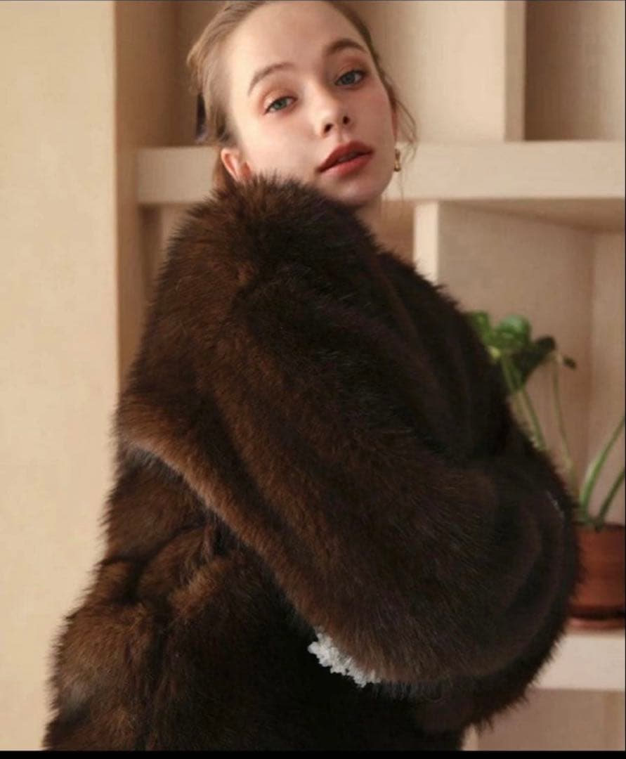 10日まで2222円お値下げ中　完売　ドノバン　donoban ファーコート