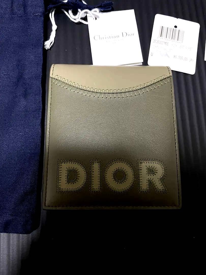 Dior ディオール　ロゴ　二つ折り財布 新品
