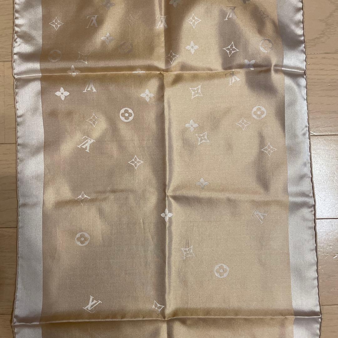 LOUIS VUITTON エシャルプ カプリ シルクストール ベージュゴールド