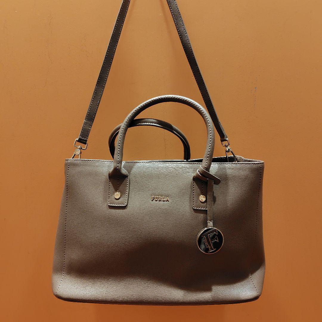 FURLA グレージュハンドバッグ 保存袋付き