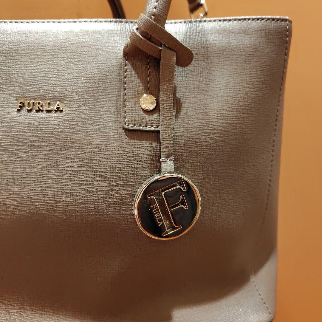 FURLA グレージュハンドバッグ 保存袋付き