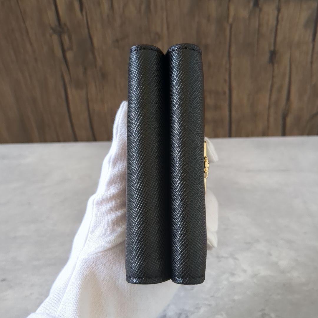 【新品】ヴィヴィアンウエストウッド　　三つ折り財布　165VW748