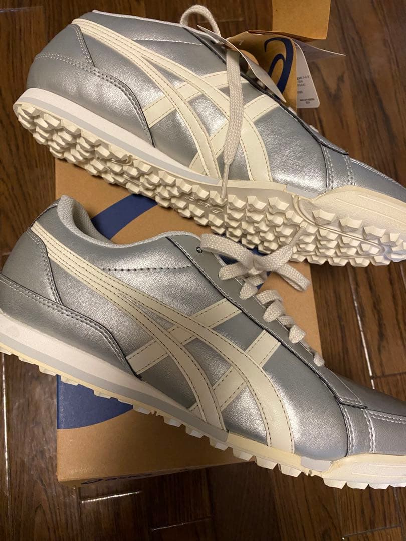 アシックス　スパイクレスシューズ