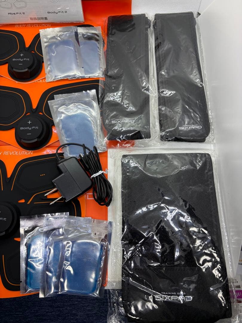 【新年感謝セール】SIXPAD アブズフィット2 & ボディフィット2×2セット