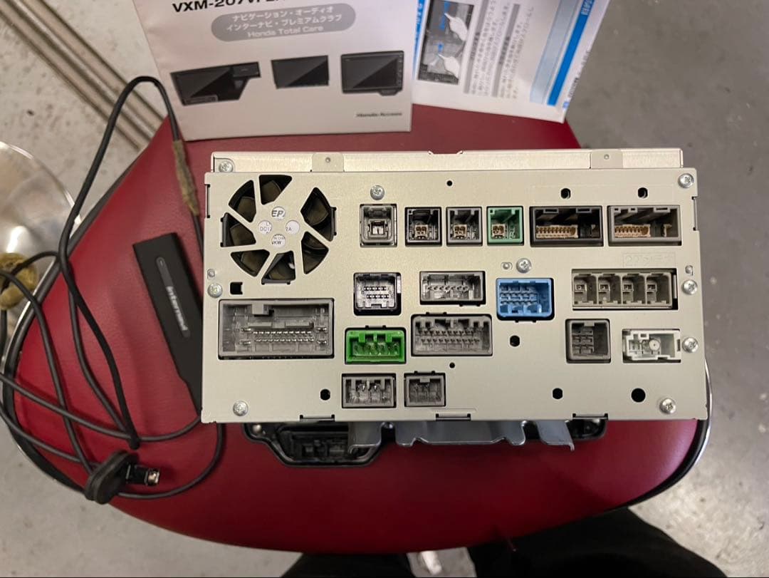 NBOXオプション　8インチナビ　パネル付き