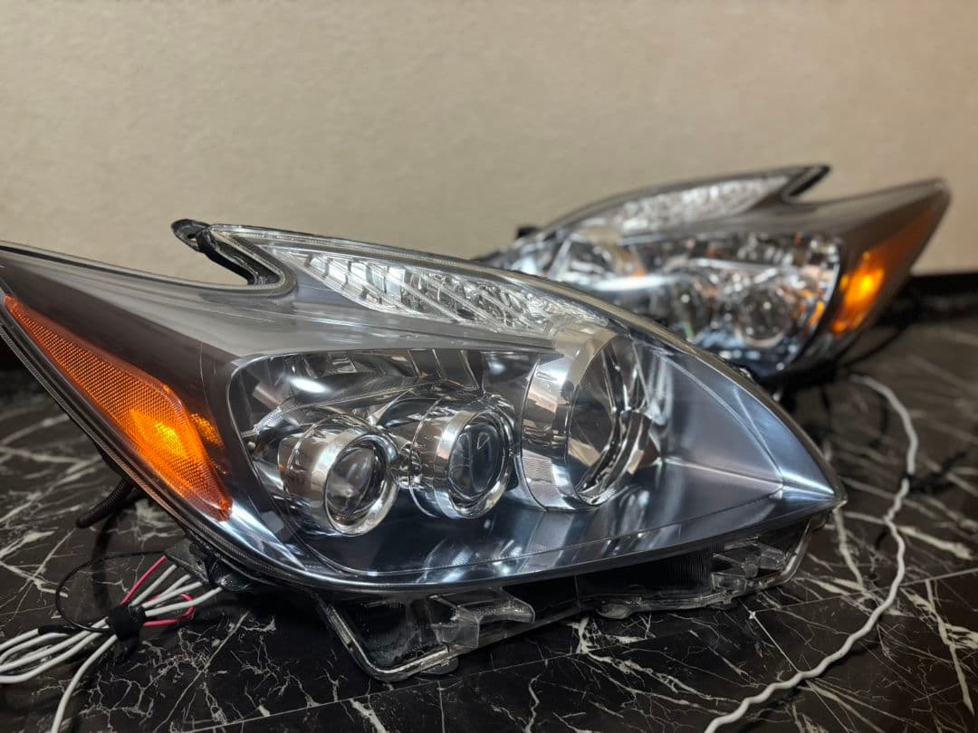 【送料無料】30プリウス　前期LEDエディション　US仕様　加工ヘッドライト