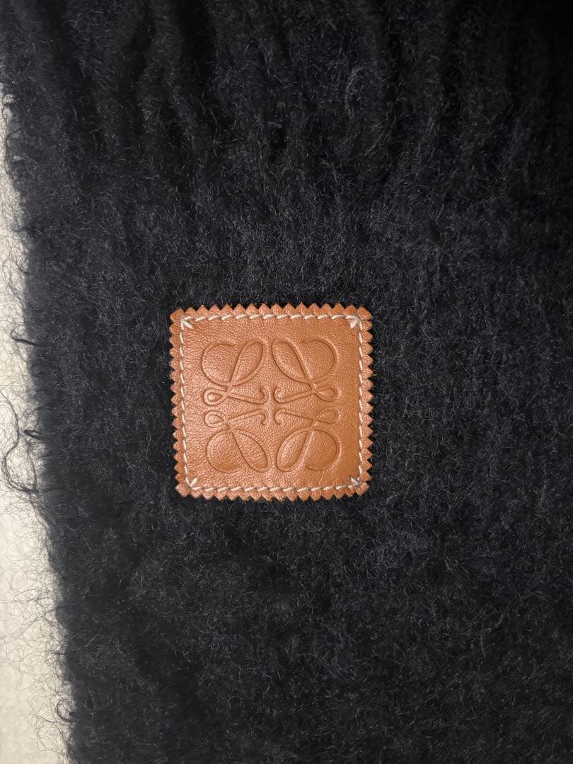 ★アリス★　LOEWE 黒 マフラー