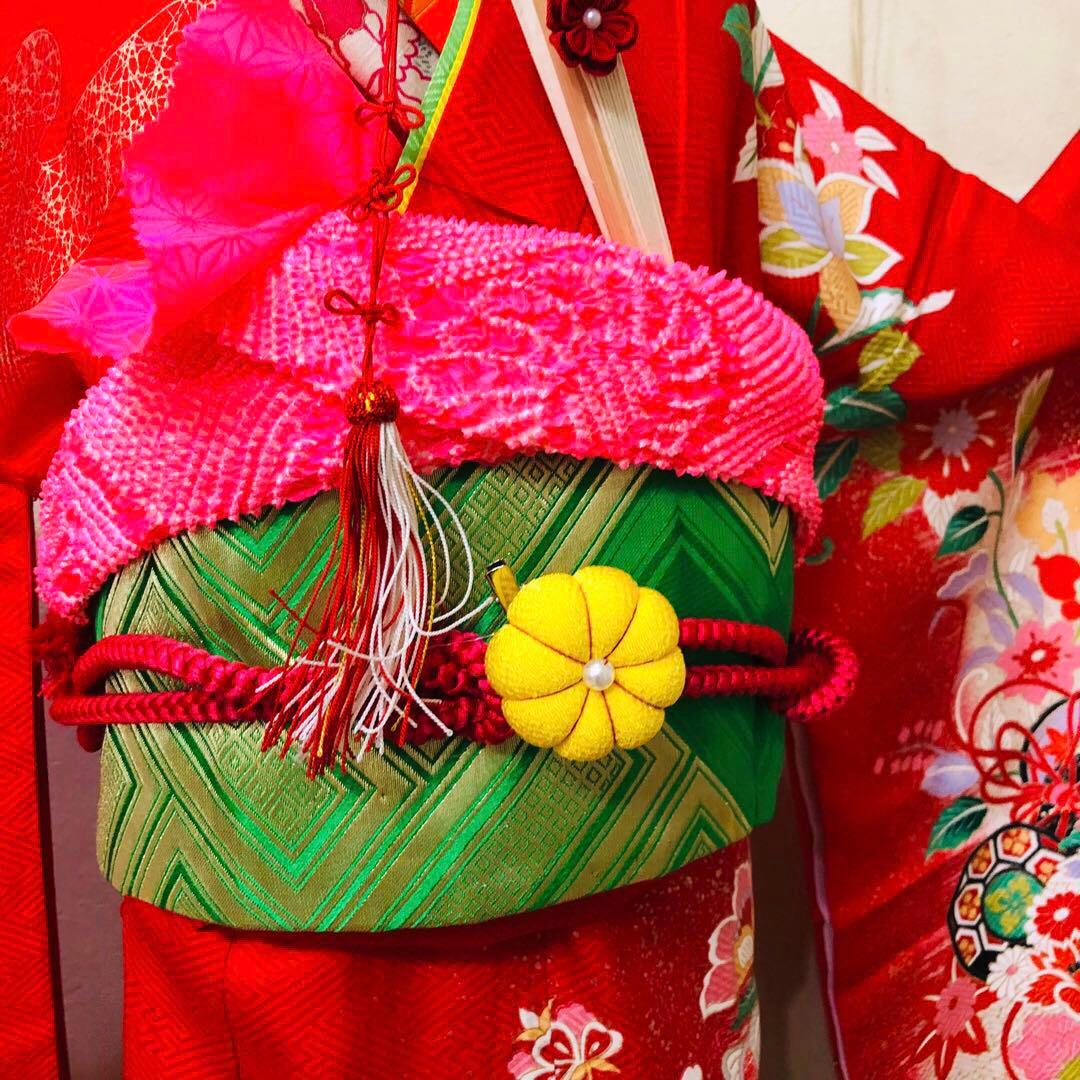 七五三 七歳‼️豪華正絹赤×黒ラメキラキラ‼️手毬熨斗金彩煌びやか際立つフルセット