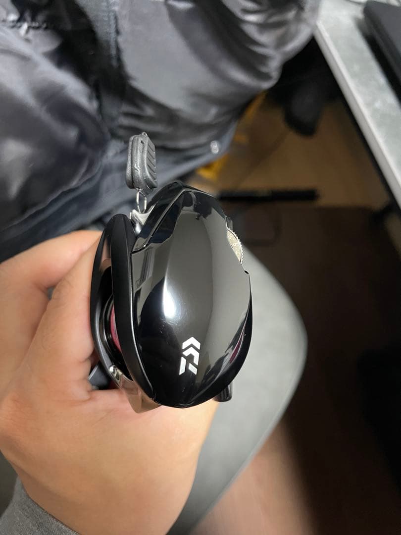 ダイワ 22ジリオン TW HD 1000XHL (左)