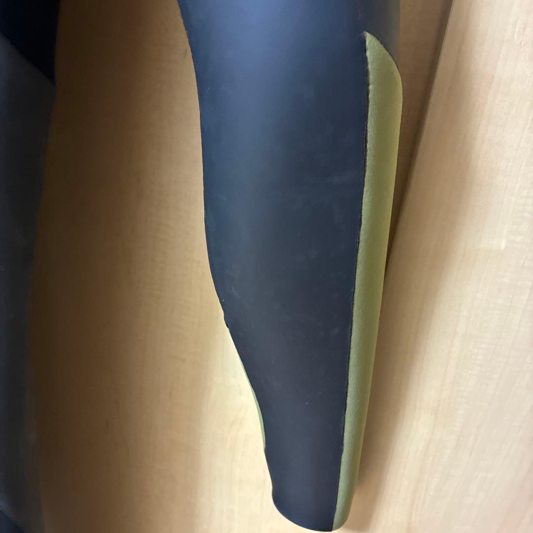 REVO セミドライスーツ ブラック/オリーブ　5/3