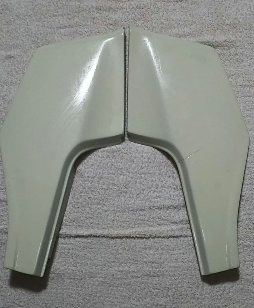 ホンダ MBX50 AC03/AC08　希少純正サイドカバー 右