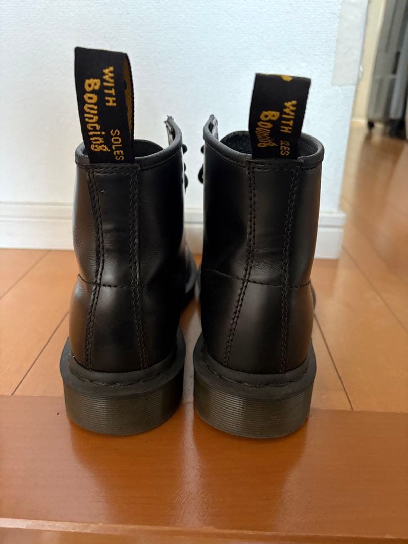 ドクターマーチン ブラックブーツ 6ホール