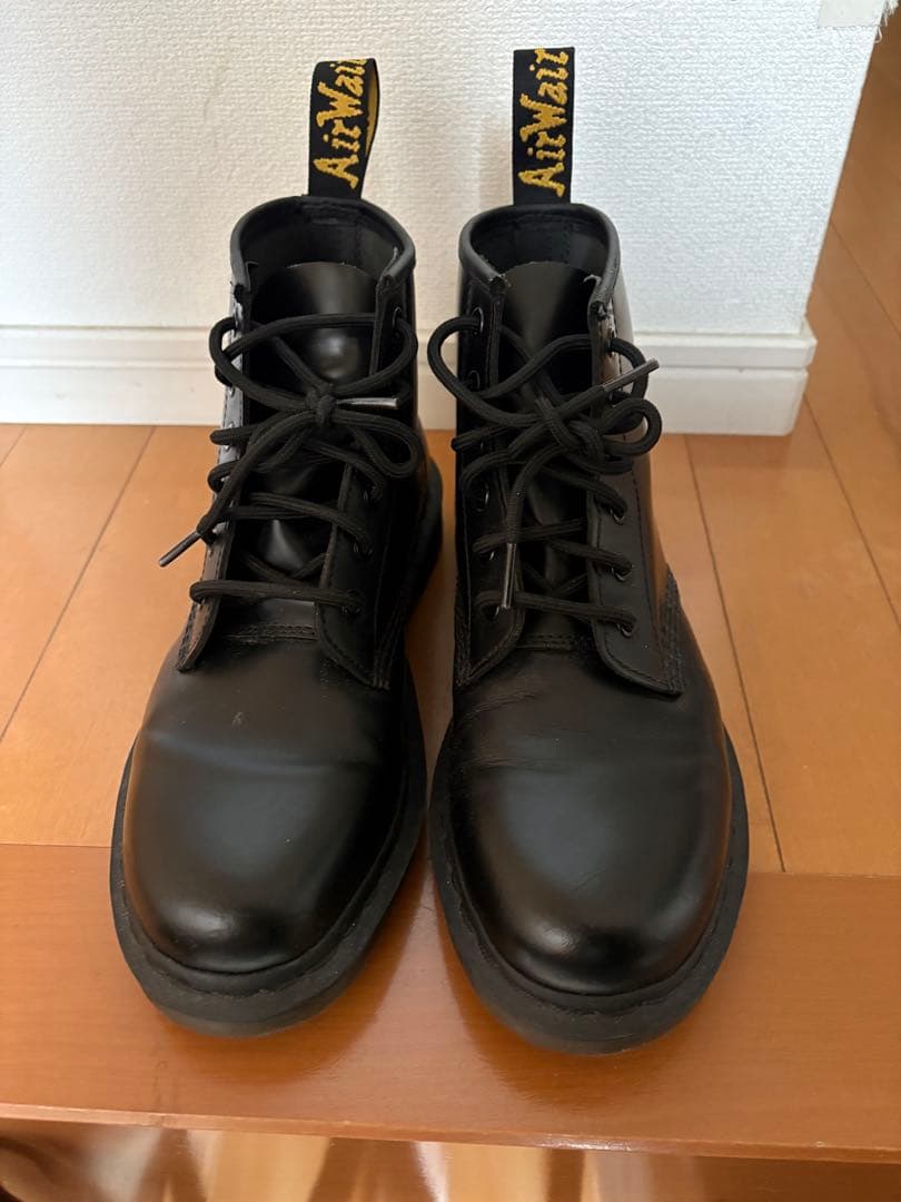 ドクターマーチン ブラックブーツ 6ホール