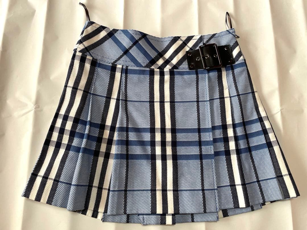 バーバリーブルーレーベルプリーツスカート