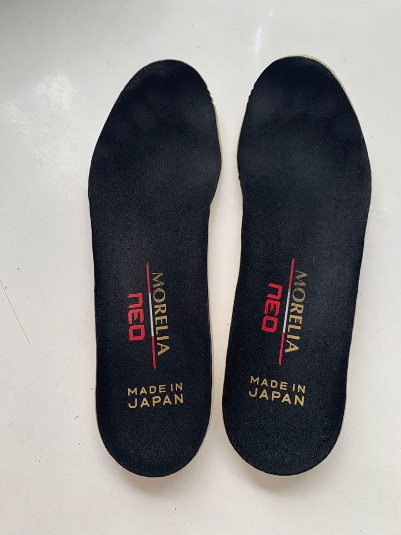 大人気⭐︎モレリアネオ4 23.0センチ