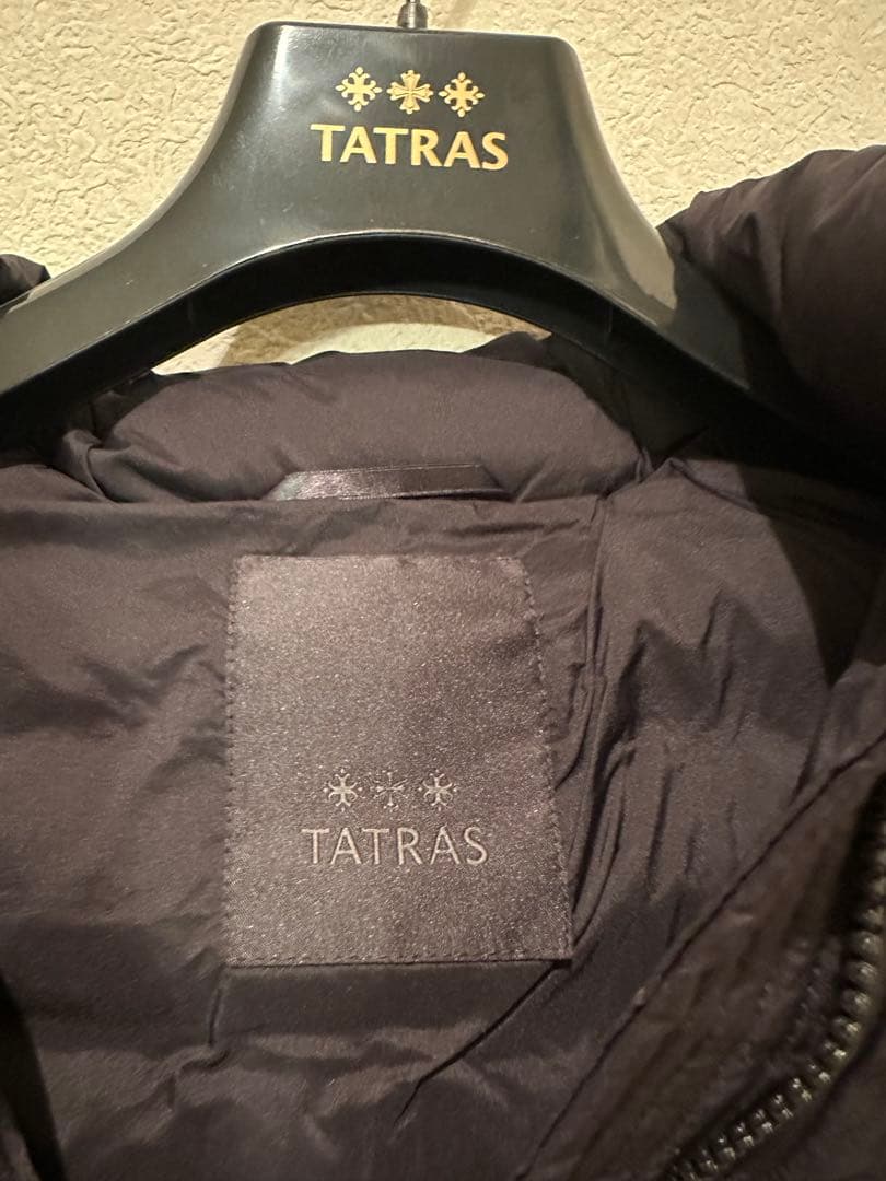 専用　　　TATRAS ブラック ダウンベスト