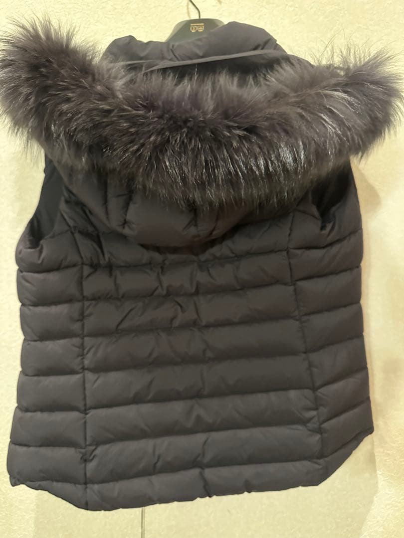 専用　　　TATRAS ブラック ダウンベスト