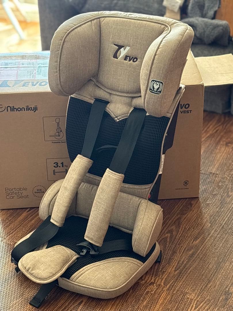 トラベルベストEvo コンパクトチャイルドシート