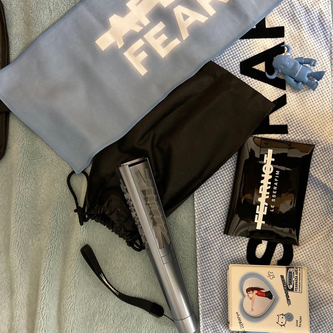 LE SSERAFIMのグッツ