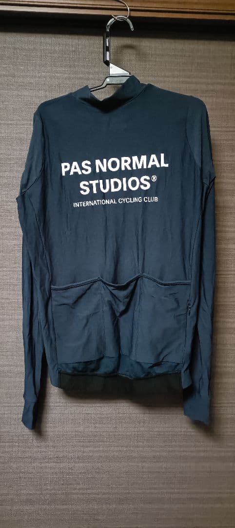 パスノーマルスタジオ　ロングスリーブジャージ（紺色）