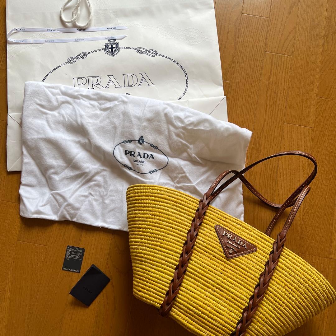 プラダ　かごバッグ