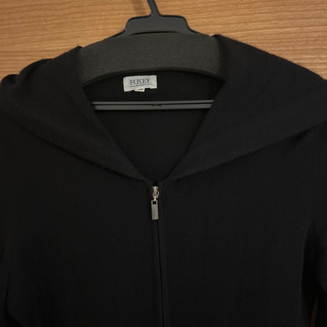 ゲリラお値下！美品！FOXEY フード付シルクとカシミア 女優パーカー