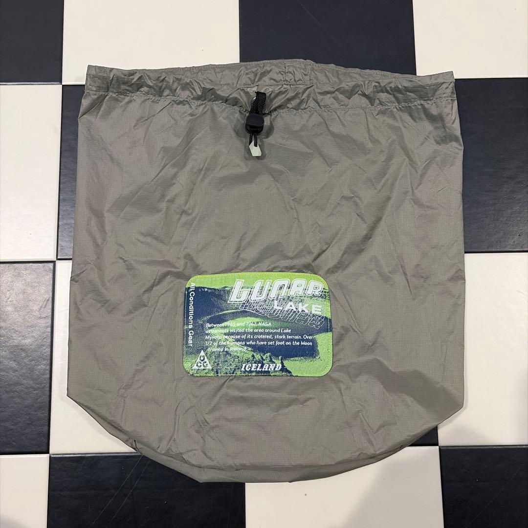 NIKE ACG プリマロフト ダウンベスト 巾着付