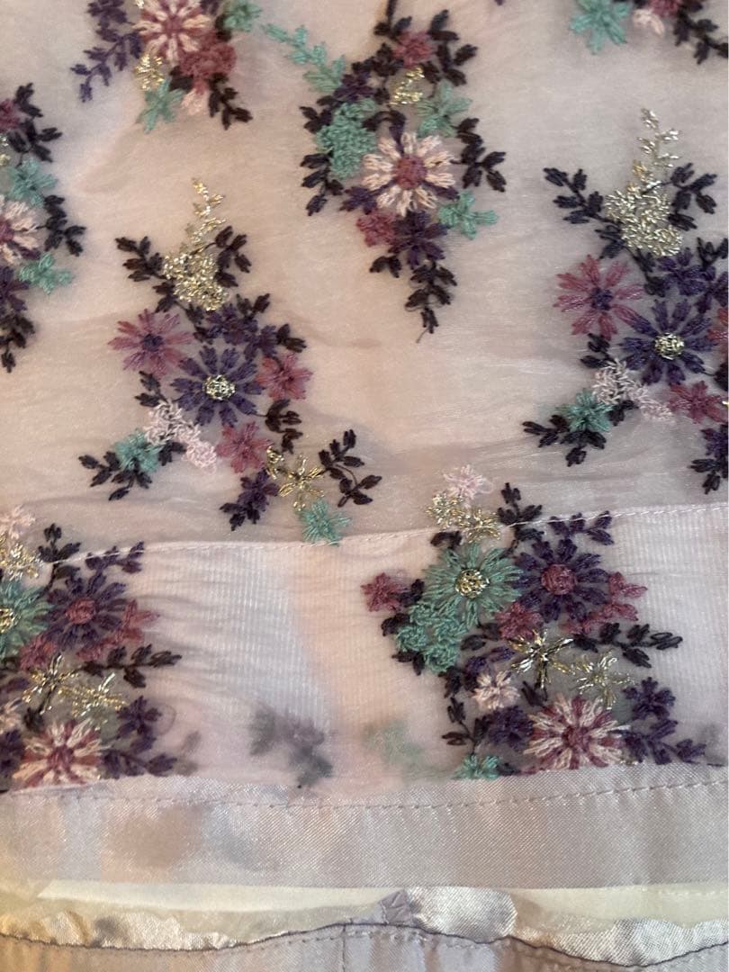 新品未使用ANNA SUI mini 花刺しゅう総柄ワンピース　120