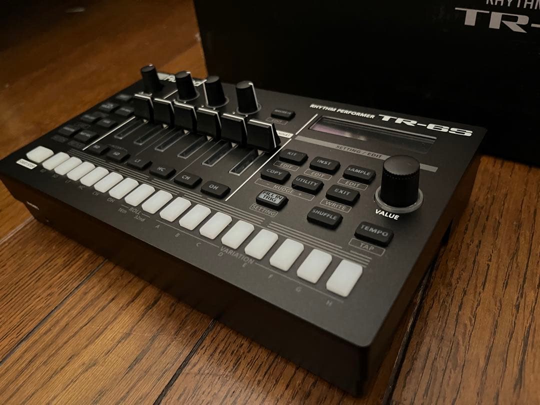 Roland TR-6S デッキセーバー付き