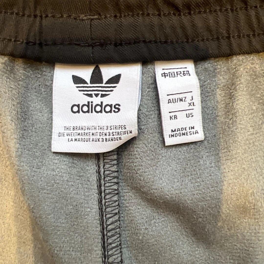 adidas プレザーショーツ　合皮　パンツ　新品　未使用