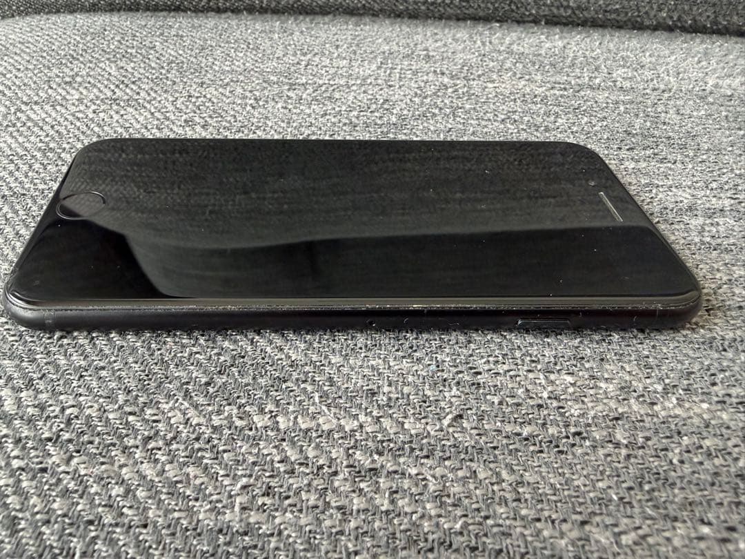 iPhone SE 第二世代 64GB ブラック SIMフリー