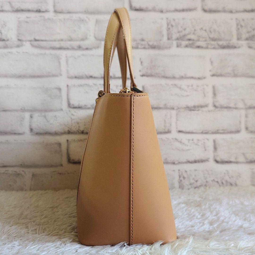 バーバリー トートバッグ ノバチェック レザー ベージュ 型押しロゴ レディース