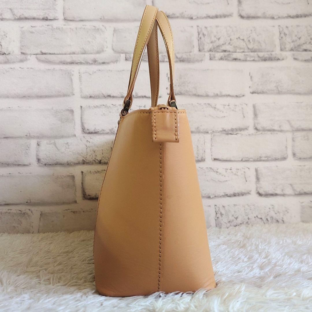 バーバリー トートバッグ ノバチェック レザー ベージュ 型押しロゴ レディース