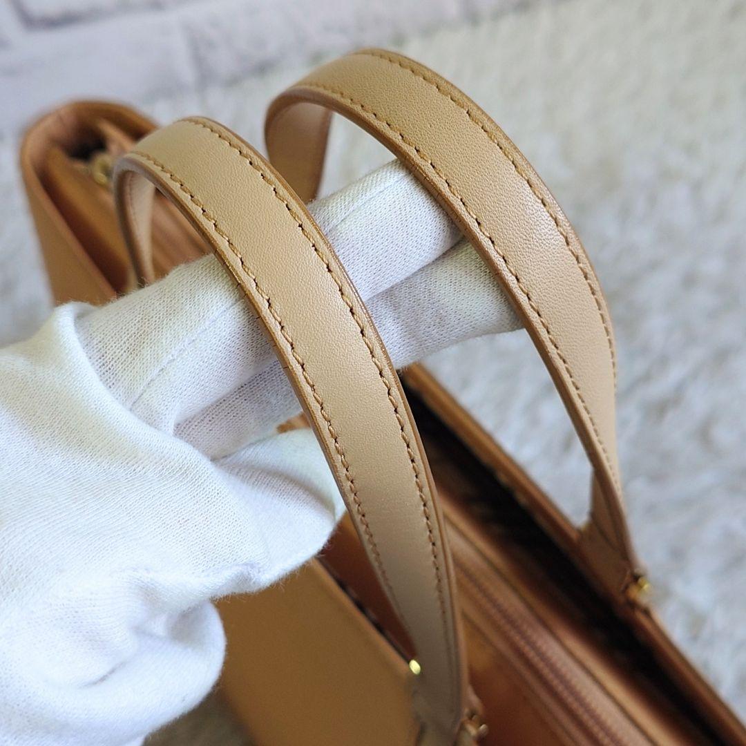 バーバリー トートバッグ ノバチェック レザー ベージュ 型押しロゴ レディース