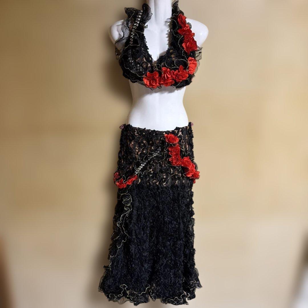 ベリーダンス セットアップ 黒と赤 花柄