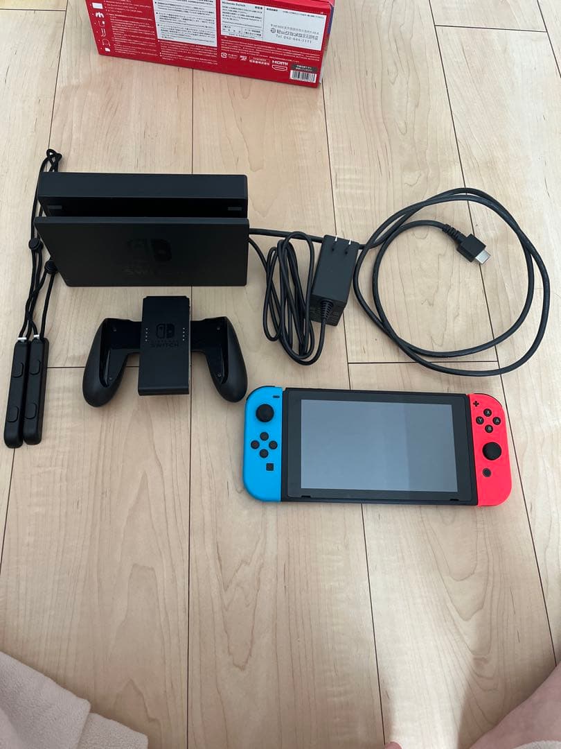 m*ん様 Nintendo Switch ネオンブルー/ネオンレッド 本体