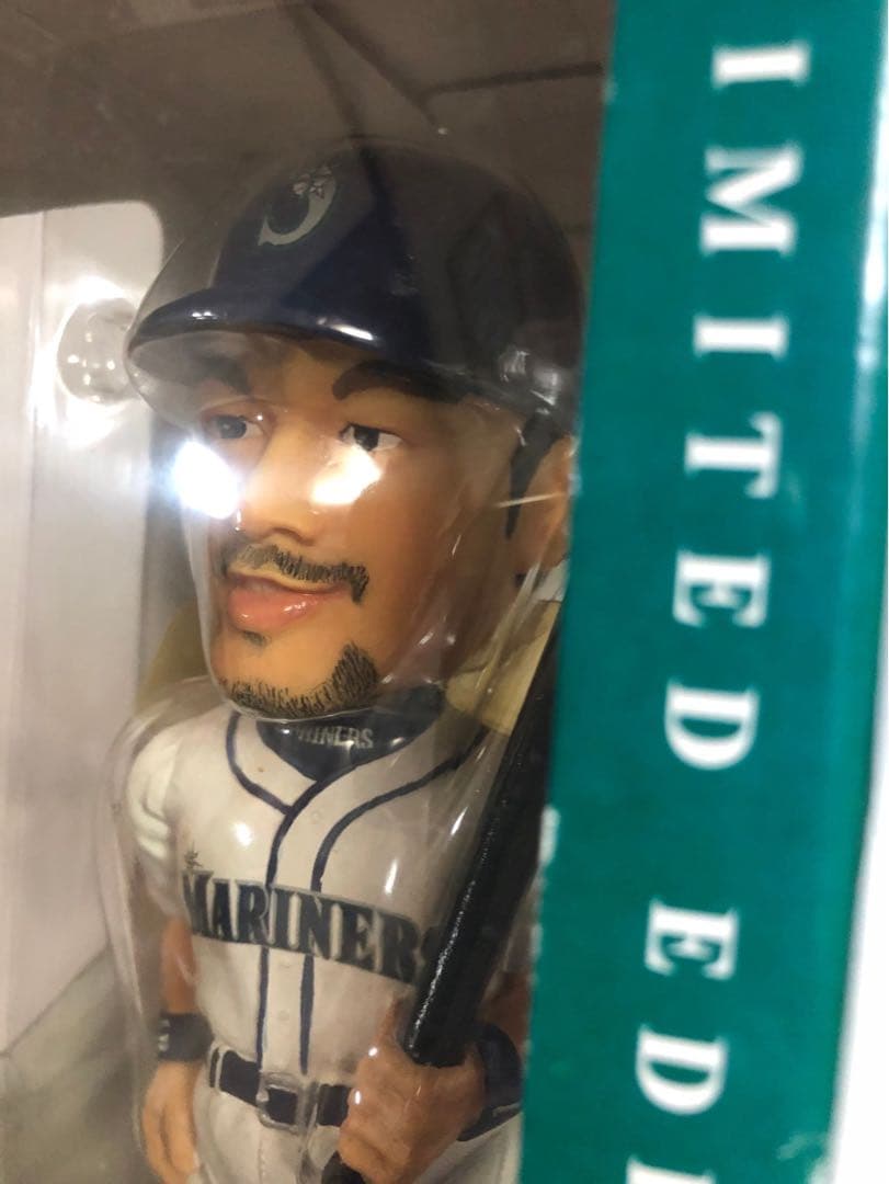 【希少】イチロー 2001MVPフィギュア 5000体限定 ボブルヘッド