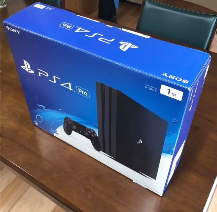 【純正スタンド付属】PlayStation®4 Pro ジェット・ブラック1TB