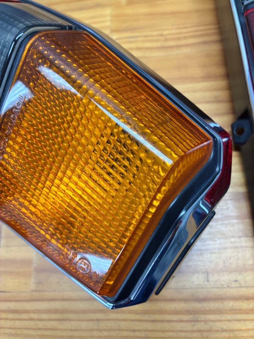トヨタ マークⅡ ワゴン バン GX70系　テールランプ 左右セット