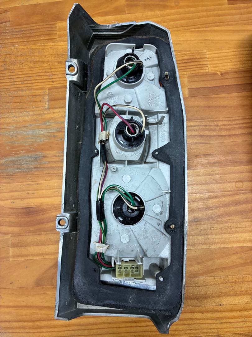 トヨタ マークⅡ ワゴン バン GX70系　テールランプ 左右セット