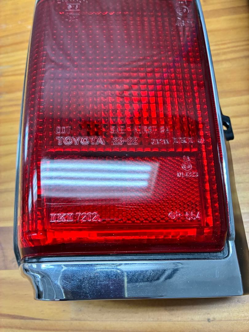トヨタ マークⅡ ワゴン バン GX70系　テールランプ 左右セット