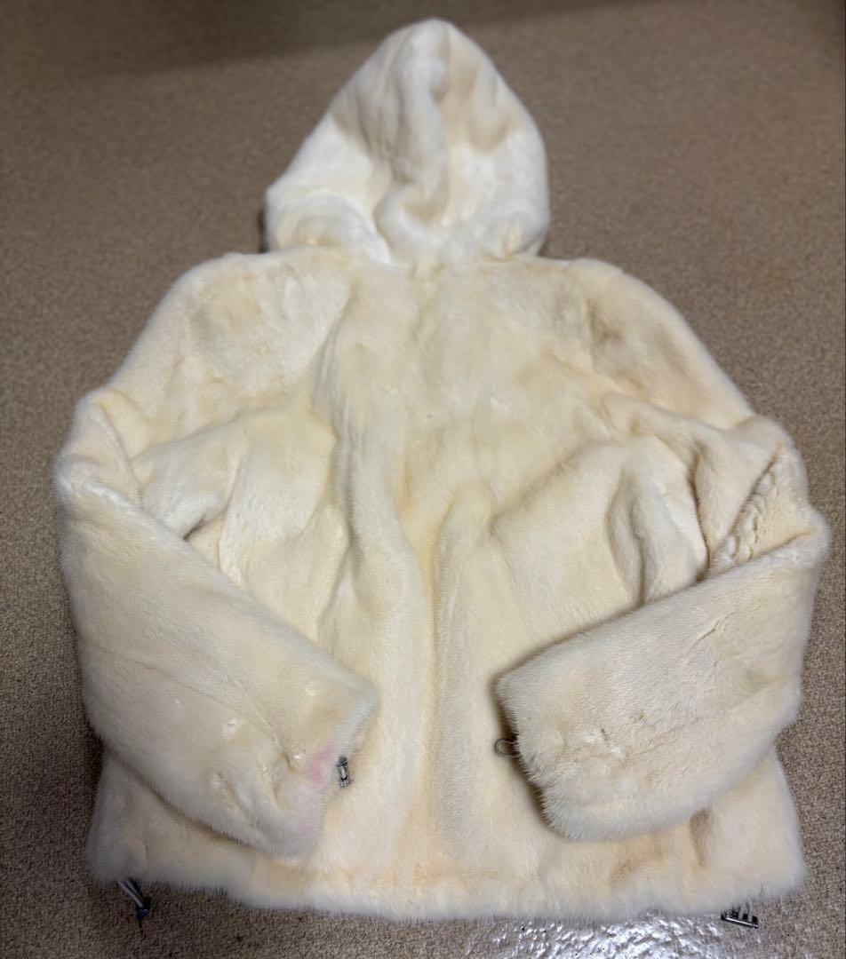 ミンクファー　フード付きショートコート　毛皮100% リアルファー　アイボリー