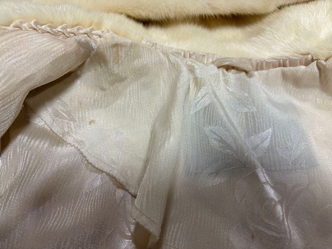 ミンクファー　フード付きショートコート　毛皮100% リアルファー　アイボリー